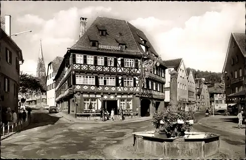 Ak Nagold im Schwarzwald, Marktplatz, Hotel Post, Brunnen