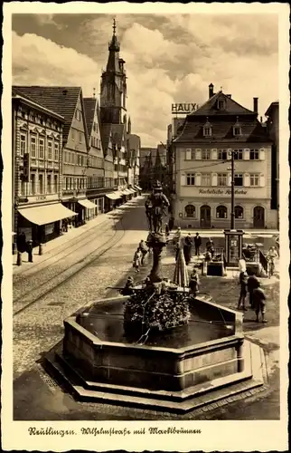 Ak Reutlingen in Württemberg, Wilhelmstraße mit Marktbrunnen, Apotheke