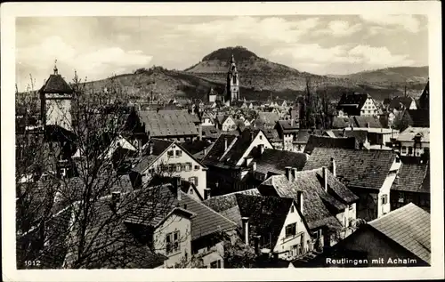 Ak Reutlingen in Baden Württemberg, Blick auf den Ort mit Achalm