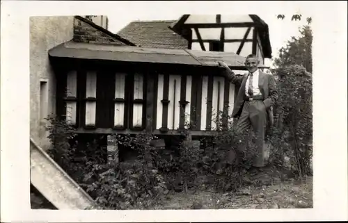 Foto Ak Trebula Schmölln in Thüringen, Herbert Hummel mit Bienenhaus