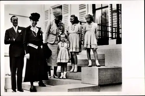 Ak Königin Juliana der Niederlande, Prinz Bernhard, Prinzessin Beatrix, Eleanor Roosevelt, 1948