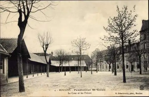 Ak Moulins Allier, Pensionnat St. Gilles, La Cour, Les Preaux