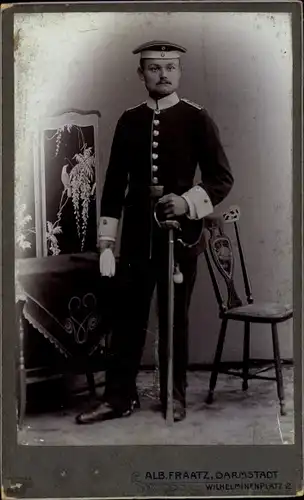 CdV Soldat, Kaiserreich, Uniform, Standportrait, Infanteriesäbel, Darmstadt, Fotograf Alb. Fraatz