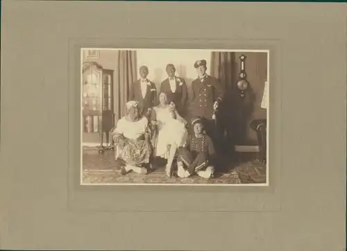 Foto Verkleidete Menschen, Kapitän, Kellner, Portier, Blackfacing