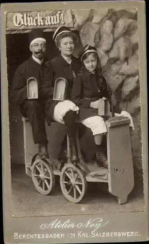 Foto Berchtesgaden in Oberbayern, Ausflugsgäste im Kgl. Salzbergwerk