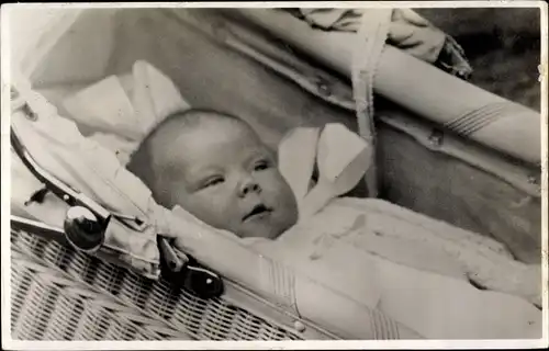 Ak Prinzessin Beatrix der Niederlande, 1938, Portrait als Baby, Kinderwagen