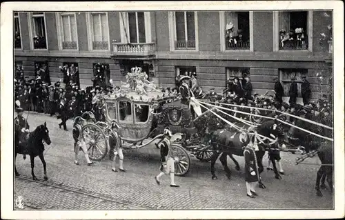 Ak Adel Niederlande, Kutsche vor einem Gebäude