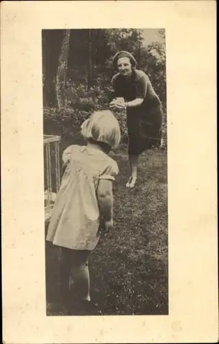 Foto Ak Königin Juliana der Niederlande, Prinzessin Beatrix