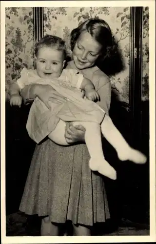 Ak Prinzessin Irene der Niederlande mit Prinzessin Marijke, Het Loo 1948