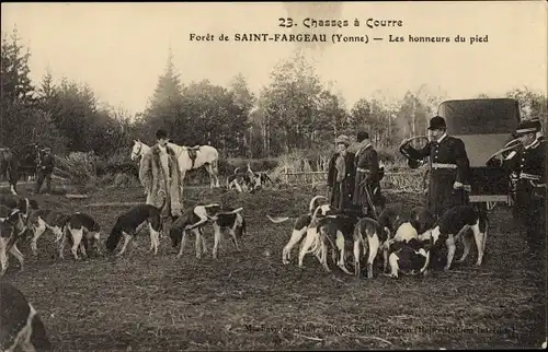 Ak Saint Fargeau Yonne, Foret, Chasse a Courre, Les honneurs du pied