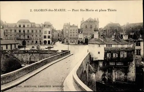 Ak Oloron Sainte Marie Pyrénées Atlantiques, Pont Sainte Marie, Place Thiers