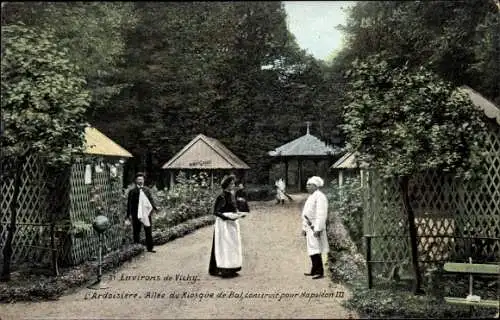 Ak Vichy Allier, L'Ardoisiere, Allee du Kiosque de Bal
