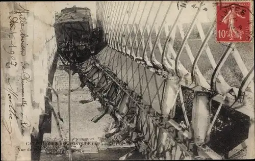 Ak Les Ponts de Cé Maine et Loire, Catastrophe, Eisenbahn-Unfall, 1907