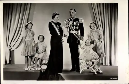 Ak Juliana der Niederlande, Bernhard zur Lippe-Biesterfeld, Beatrix, Irene, Christina, Margriet