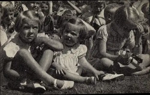 Ak Prinzessinnen Beatrix, Irene, Margriet der Niederlande