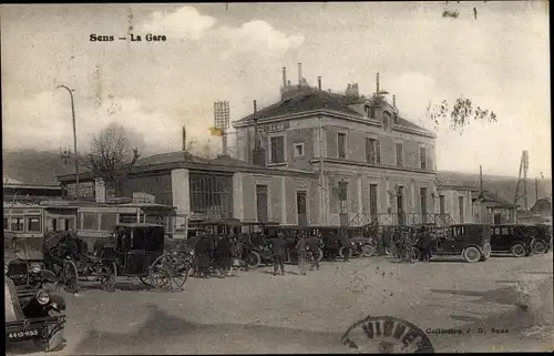 Ak Sens Yonne, La Gare, Straßenansicht