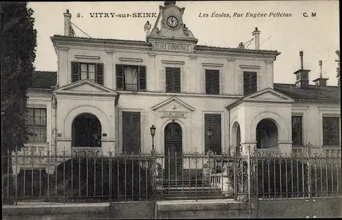 Ak Vitry sur Seine Val de Marne, Les Ecoles, Rue Eugene Pelletan