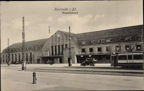Ak Karlsruhe in Baden Württemberg, Hauptbahnhof, Straßenseite, Straßenbahn