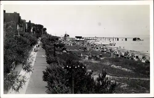 Foto Ak Ostseebad Bansin Heringsdorf auf Usedom, Strandpromenade