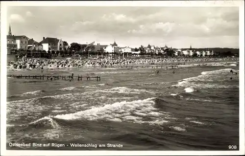 Ak Seebad Binz auf Rügen, Wellenschlag am Strande