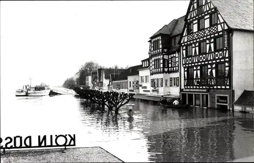 Foto Ak Bad Breisig am Rhein, Straßenpartie, Hochwasser