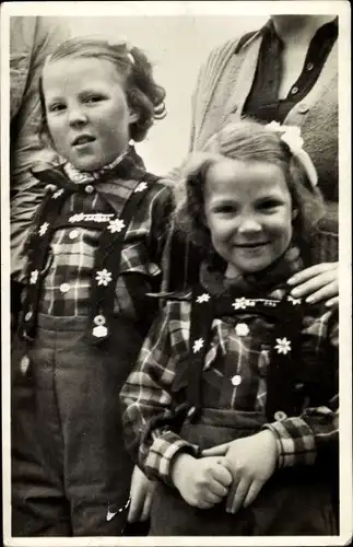 Ak Zermatt Kt. Wallis Schweiz, Prinzessinnen Beatrix und Irerne der Niederlanden 1947