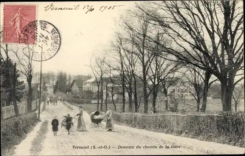 Ak Verneuil Yvelines, Descente du chemin de la Gare