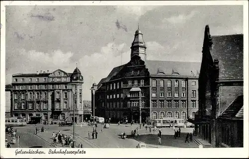 Ak Gelsenkirchen Nordrhein Westfalen, Bahnhofsvorplatz, Straßenbahnen