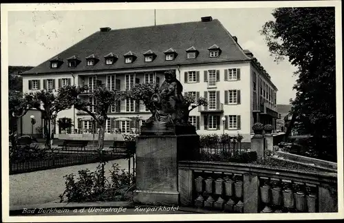 Ak Bad Dürkheim am Pfälzerwald,  Kurparkhotel, Statue