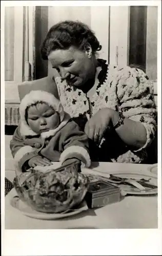 Ak Grindelwald, Prinzessin Beatrix der Niederlande als Baby, Mutter Juliana,1939