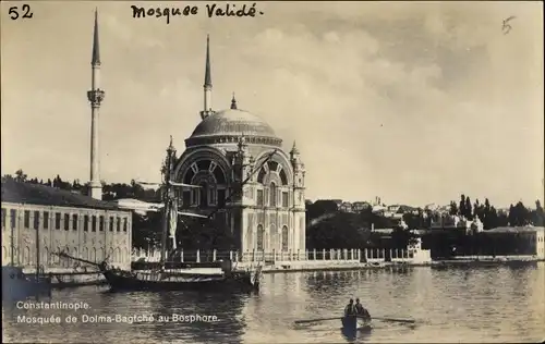 Ak Constantinople Istanbul Türkei, Mosquée de Dolma Bagtché au Bosphore