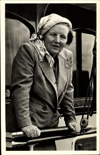 Ak Juliana der Niederlande, Portrait, Dampfer Piet Hein, Terschelling 1948
