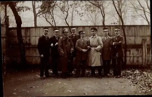 Studentika Foto Ak Gruppenaufnahme von Studenten 1917