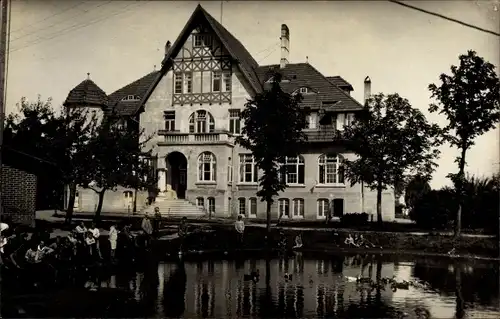 Foto Ak Lenste Grömitz in Ostholstein, Partie am Ententeich, Gebäude