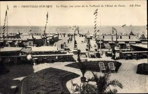 Ak Trouville Calvados, La Plage, Vue prise de la Terrasse de l'Hotel de Paris