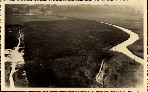 Foto Ak Kemberg in der Dübener Heide, Waldpartie, Eisenbahnbau, Entschlammung des Teiches