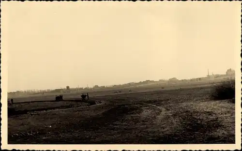 Foto Ak Merschwitz Bad Schmiedeberg Dübener Heide, Acker, einst Sumpf