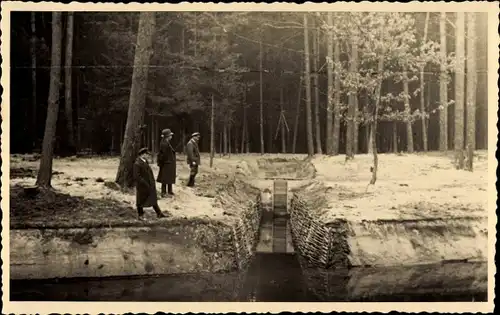 Foto Ak Naderkau Kemberg in der Dübener Heide, Absperrschieber