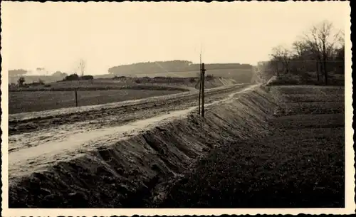 Foto Ak Dahlenberg Trossin in der Dübener Heide, Straßenbau