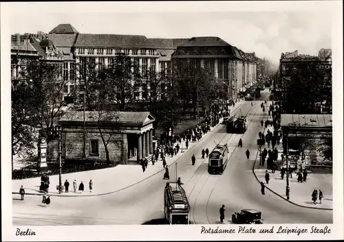 Ak Berlin Tiergarten, Potsdamer Platz, Leipziger Straße, Straßenbahn Richtung Stadion