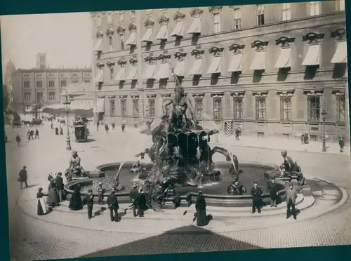Foto Berlin Mitte, um 1870, Schlossbrunnen, Neptunbrunnen, Begasbrunnen