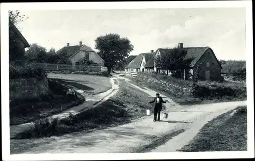 Ak Keitum auf Sylt, Friesenhäuser, Wasserträger