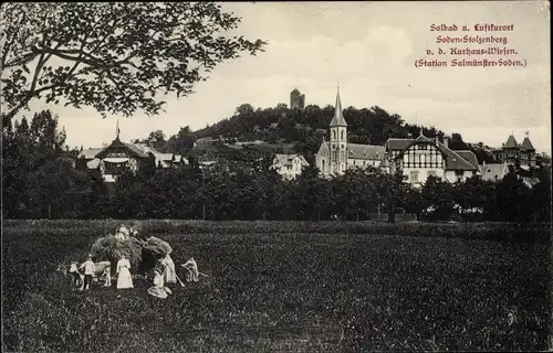 Ak Bad Soden Salmünster in Hessen, Blick auf den Ort, Burg Stolzenberg, Bauern mit Heukarren