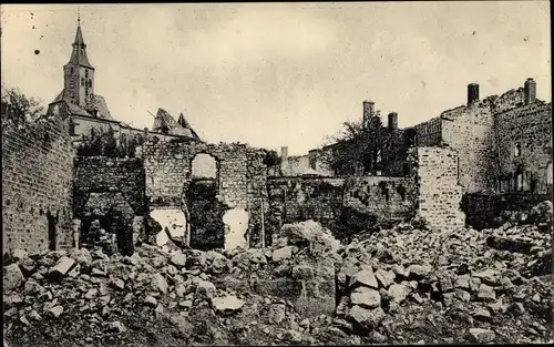Ak Montfaucon Meuse, Kriegszerstörungen, Zerschossene Häuser