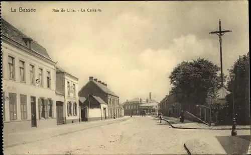 Ak La Bassée Nord, Rue de Lille, Le Calvaire, Straßenpartie, Kreuz