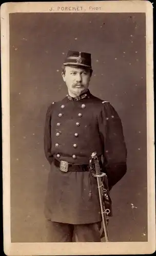 CdV Standportrait, Französischer Soldat, Dritte Republik, Uniform, Regiment Nr. 29, Säbel