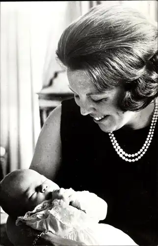 Ak Prinzessin Beatrix der Niederlande, Prinz Willem Alexander als Baby