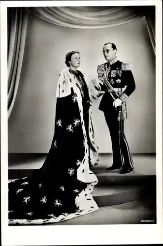 Ak Königin Juliana der Niederlande, Staatsieportret 1948, Umhang, Bernhard zur Lippe Biesterfeld