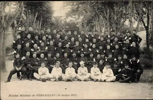Ak Versailles Yvelines, Hopital Militaire, 1911, Gruppenbild