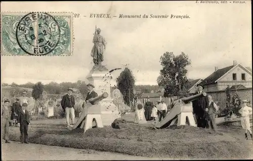 Ak Evreux Eure, Monument du Souvenir Francais